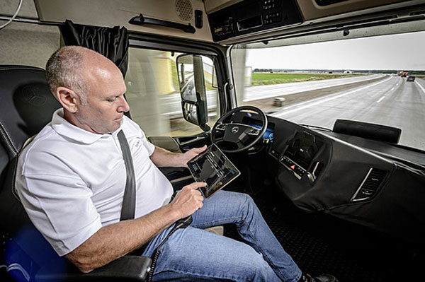 self driving truck graphizona